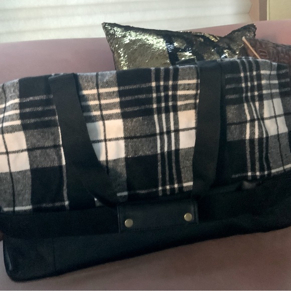 DSW black/white Plaid Weekender Bag - Picture 4 of 10